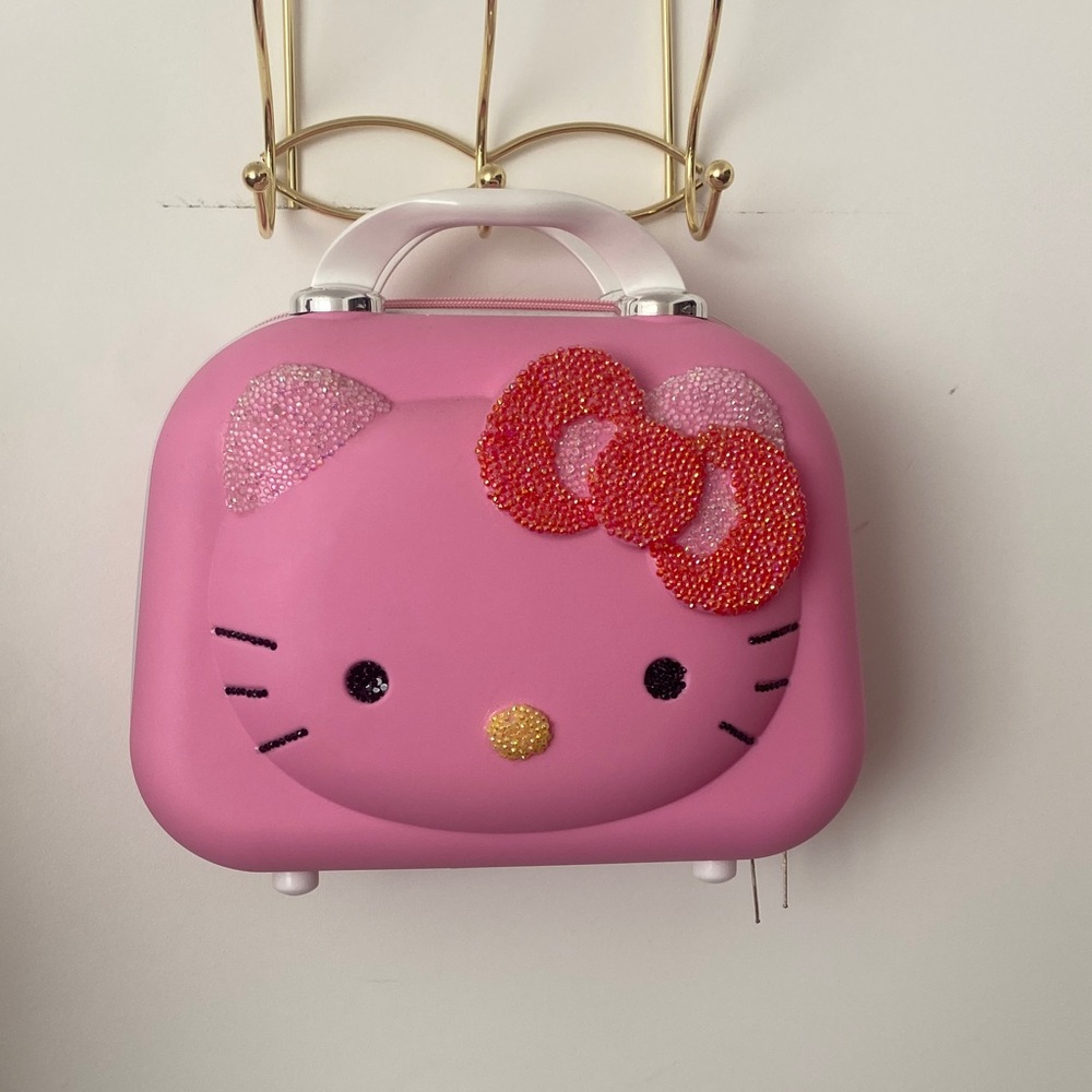 HELLO KITTY Pink Travel Case NEW 💖